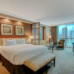 https://mgm-signature-24-709-strip-view-jacuzzi-studio.las-vegashotels.net